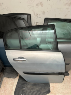 Renault Megane 2 Arka Sağ Çıkma Kapı