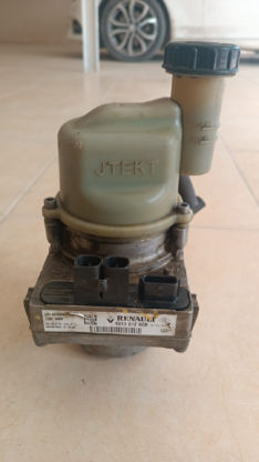 Clio 4 çıkma elektirikli direksiyon pompası